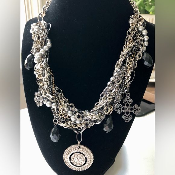 Twisted Chain & Pearl Necklace w/Charms & Pendant - Picture 7 of 9